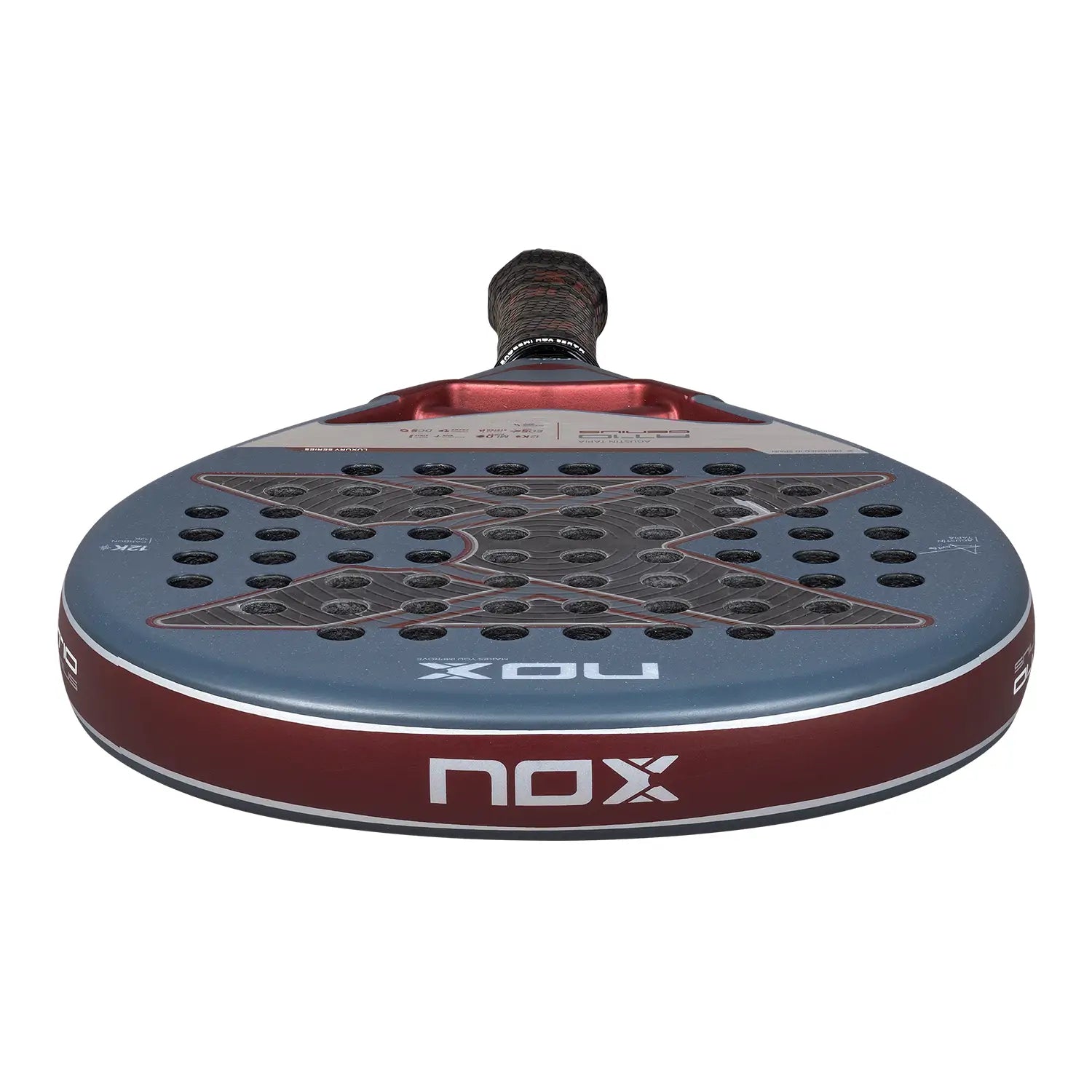 NOX AT10 Genius 12K by Agustin Tapia 2025 padelio raketė - detalus vaizdas su Spin+ paviršiaus tekstūra
