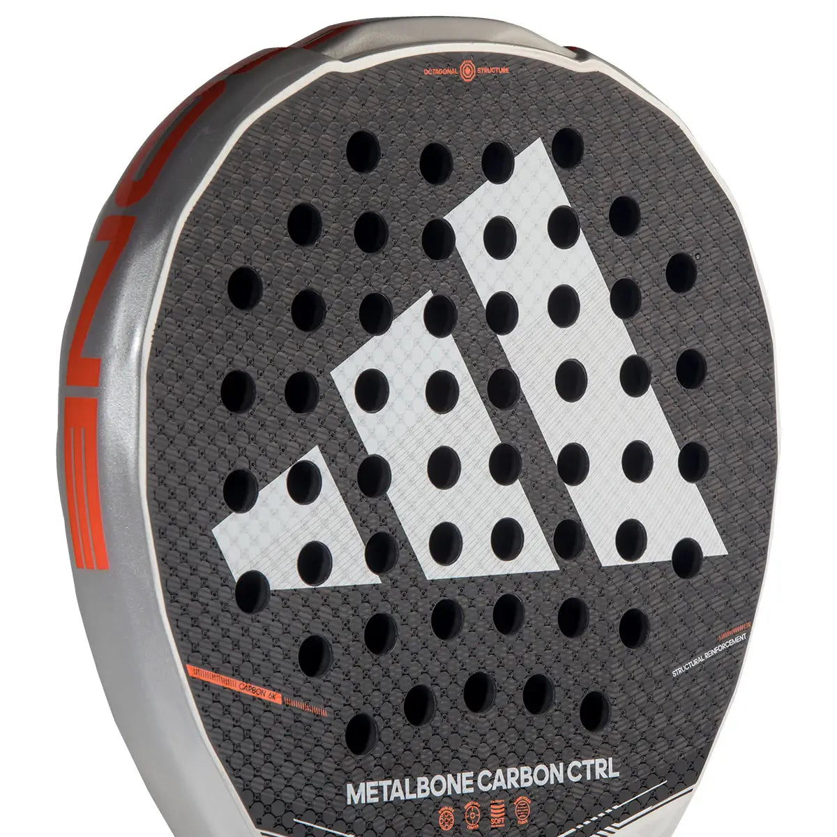 Adidas Metalbone Carbon CTRL 2026 - detalus vaizdas su premium 6K anglies pluošto paviršiumi
