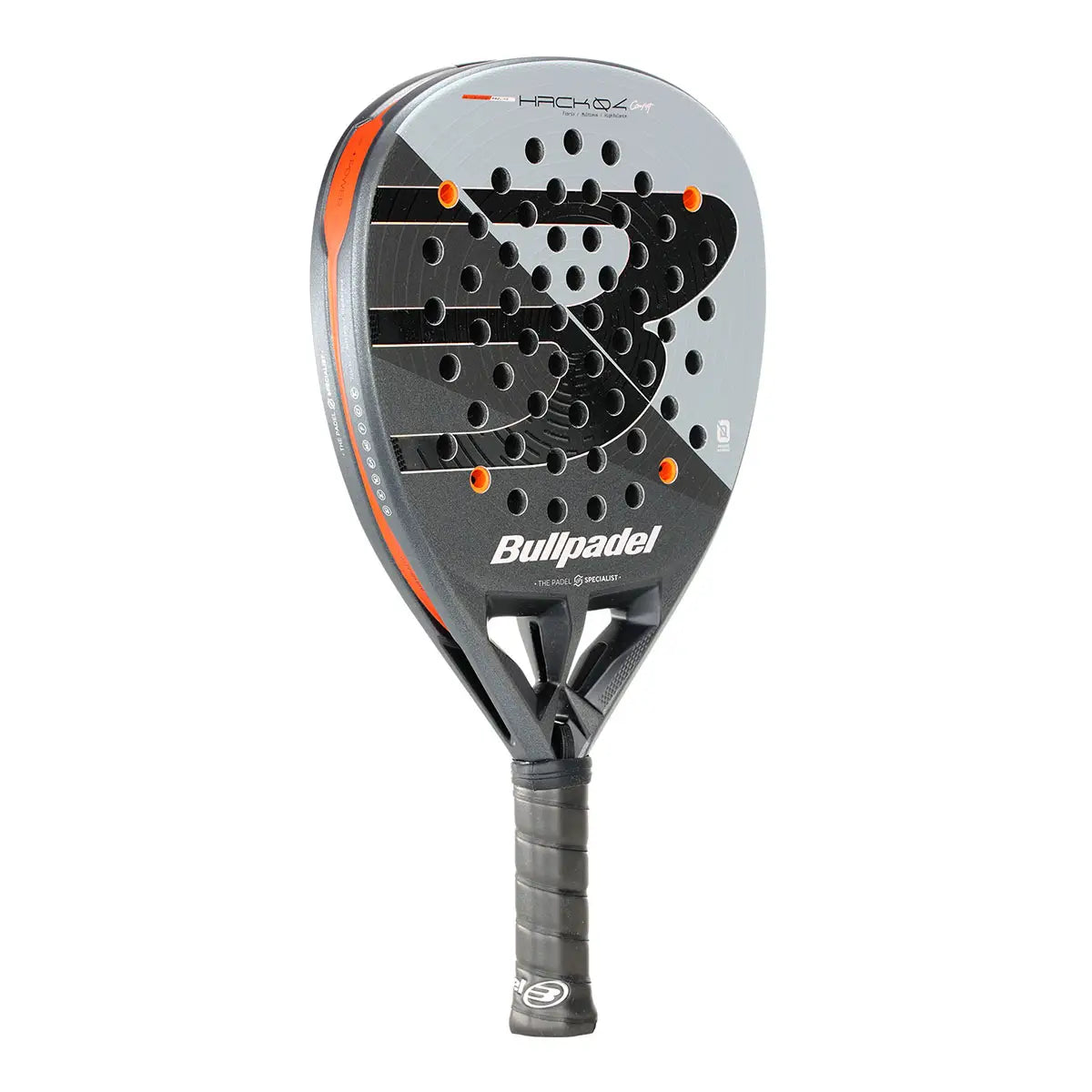 Bullpadel Hack 04 Comfort 2026 padelio raketė - galinis vaizdas su Bullpadel logotipu ir Hack dizainu
